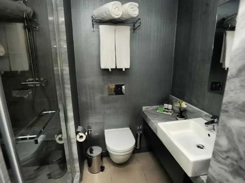 Akoni Hotel