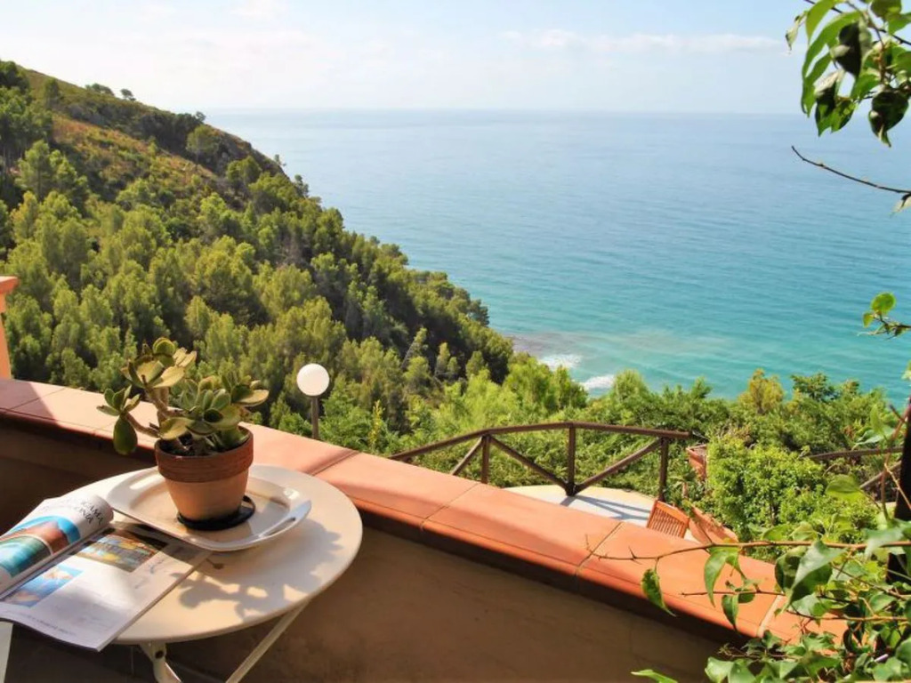 House Arborea Sperlonga