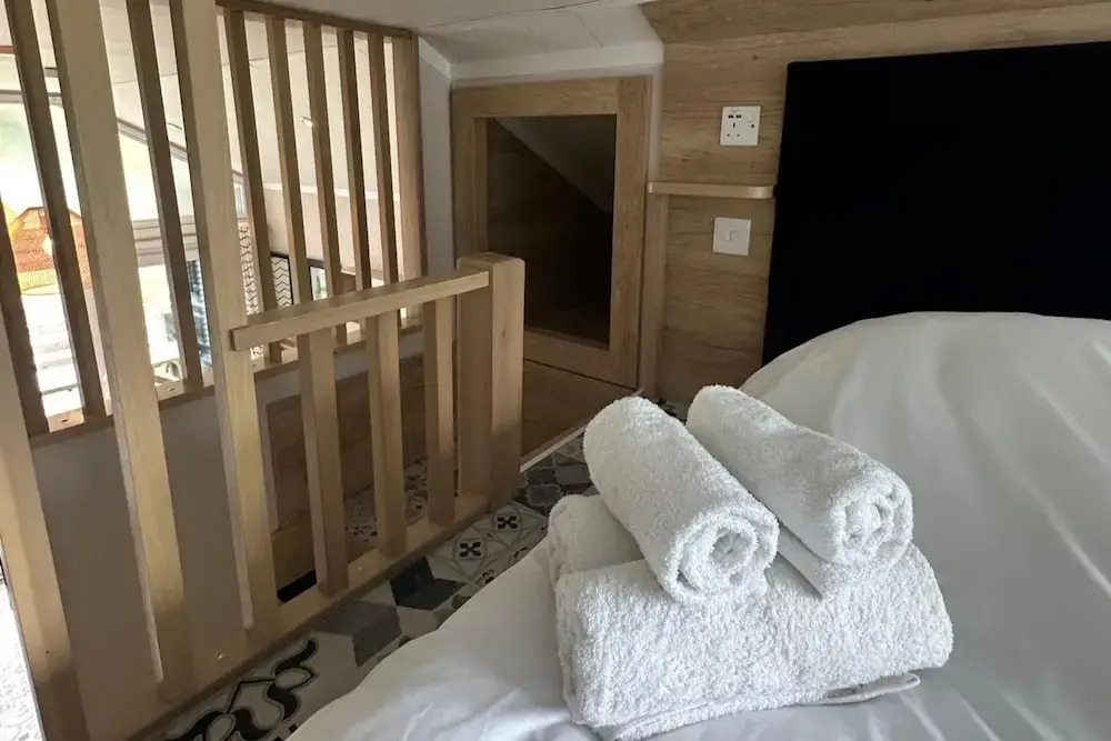 2 Bed Inverness - Sleeps 4 - Parking - Wifi