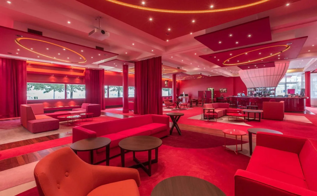 Airport Hotel Basel - Convenient & Friendly