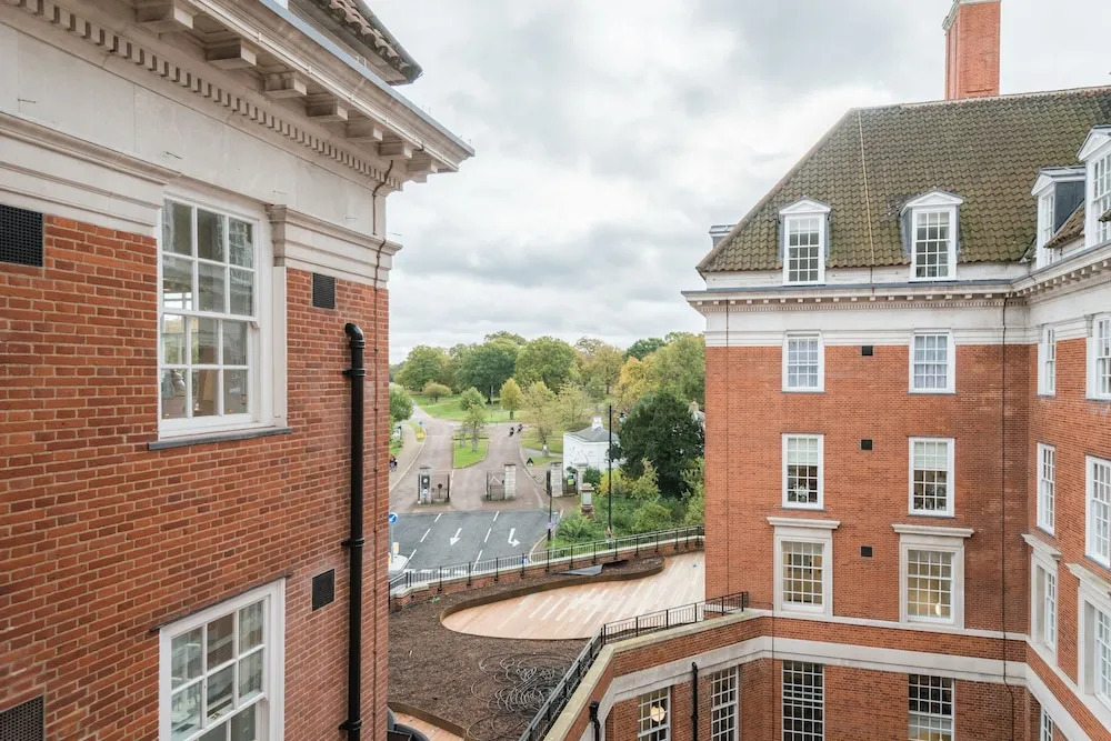 Luxurious Apartment by Richmond Park