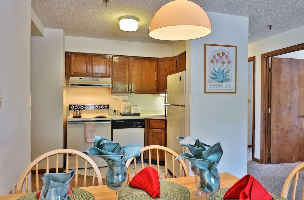 Mt Green 2br/2ba Condo: Close to Killington. Hot Tub. Pool. 3a07