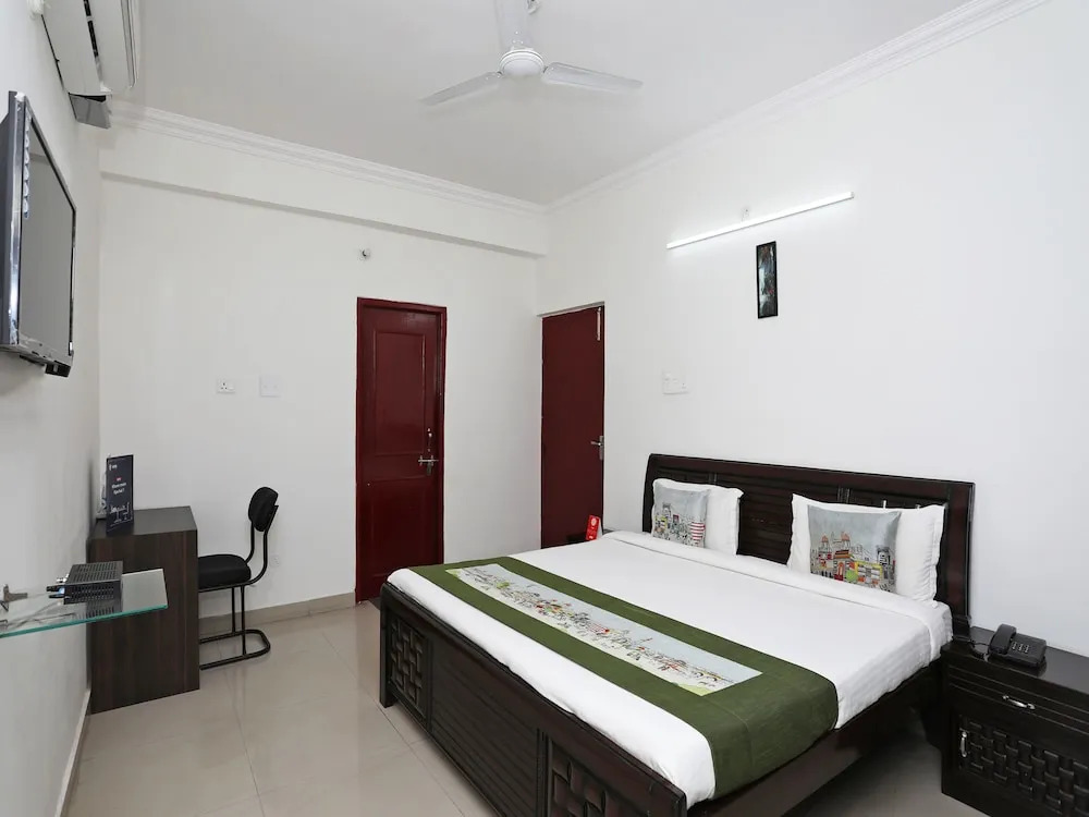 OYO 9770 Hotel Urban Comfort