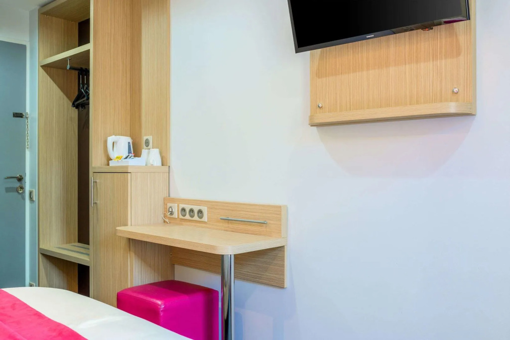 FH Confort Hotel Orléans Comet