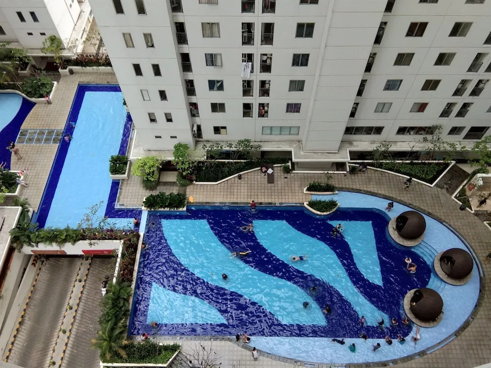 Cozy Stay 2BR Bassura City Apartment