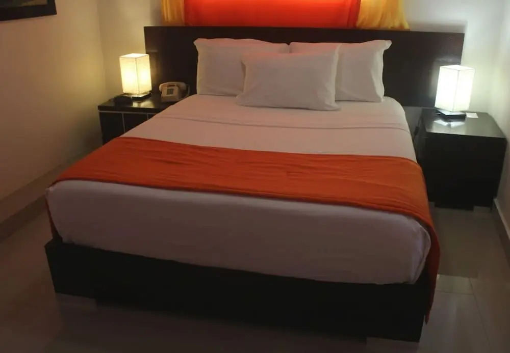 PLUXOTEL