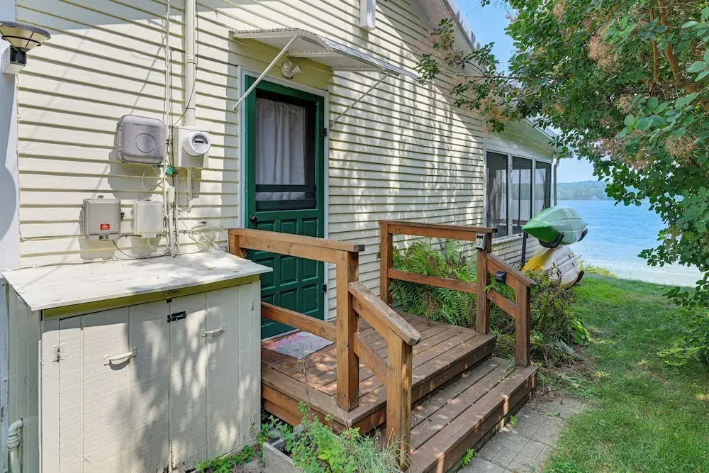 Dock & Rowboat: 'beechnut Bungalow' on Keuka Lake