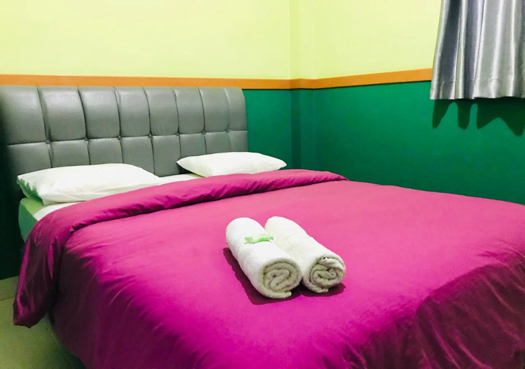 B Shaw Hotel