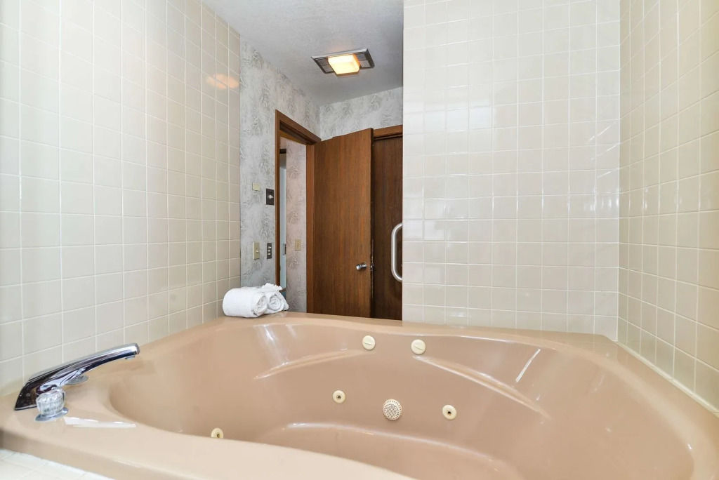 Travelodge by Wyndham Mackinaw City