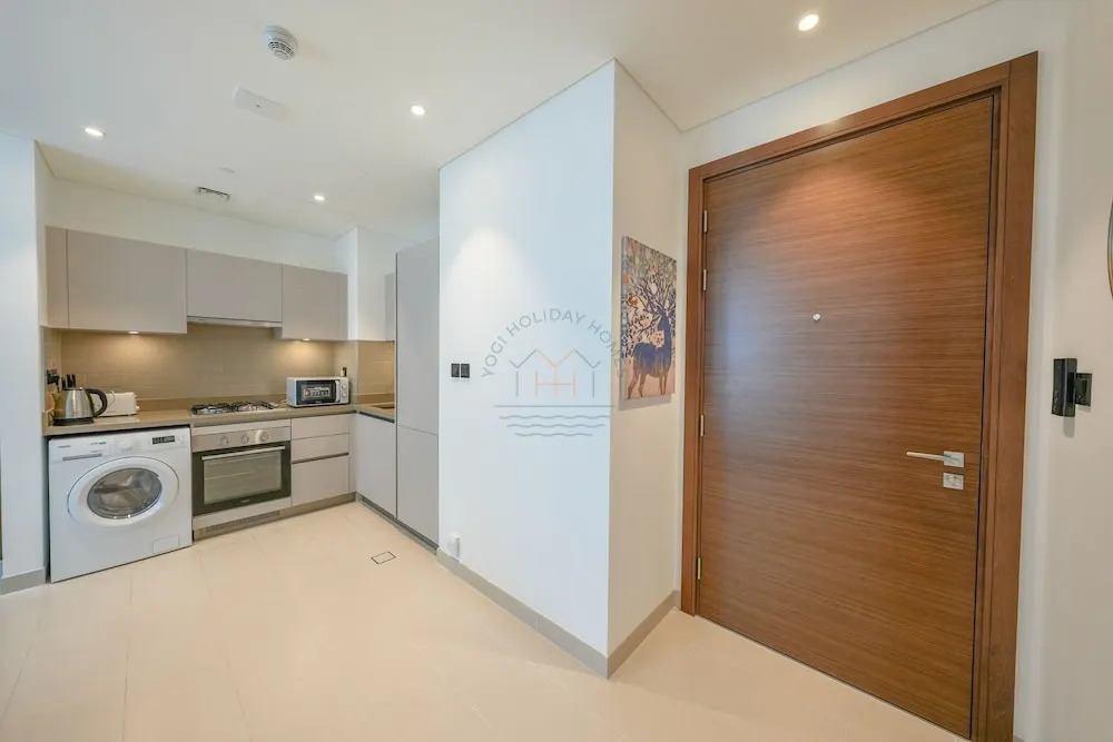 Yogi - Unwind in this 1BR at Sobha Creek Vistas Reserve