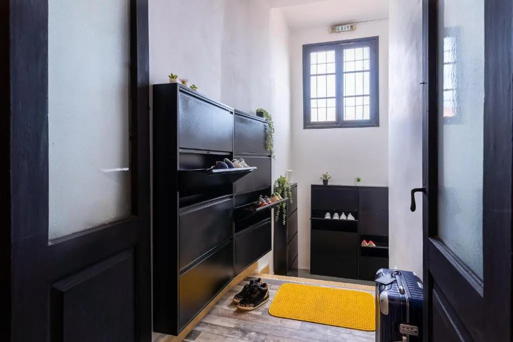 Bee Hostel