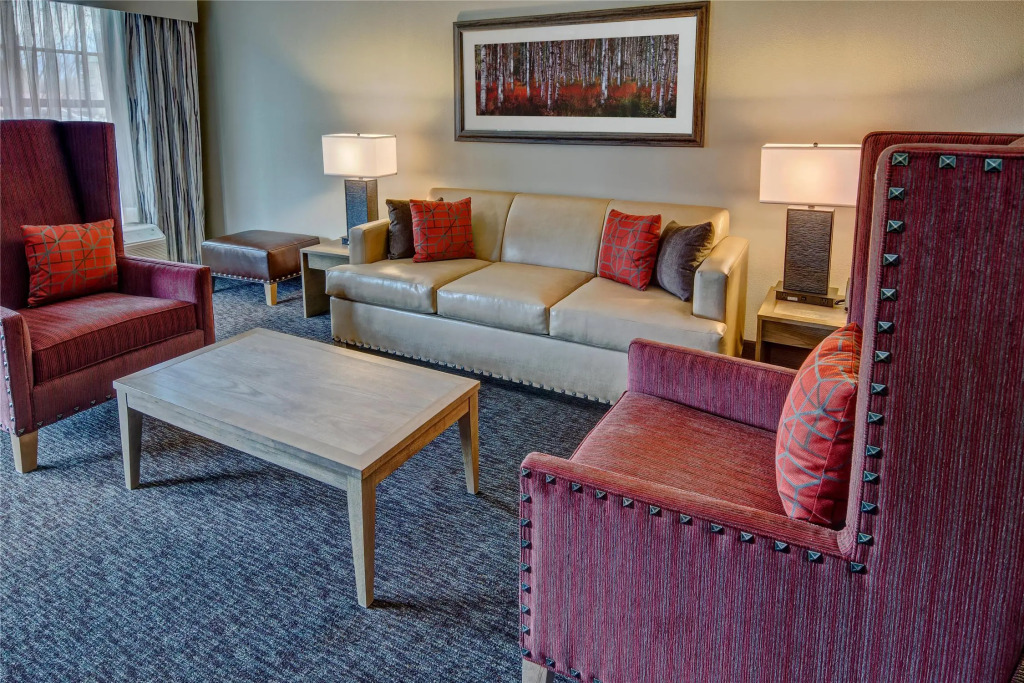 Black Fox Lodge Pigeon Forge, Tapestry Collection by Hilton