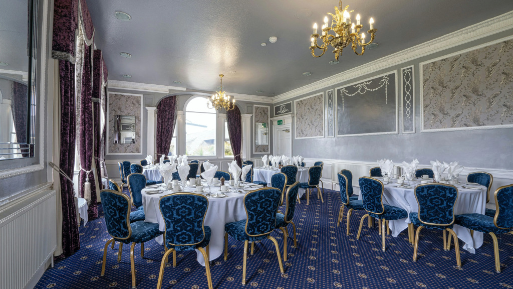 Waterton Park Hotel