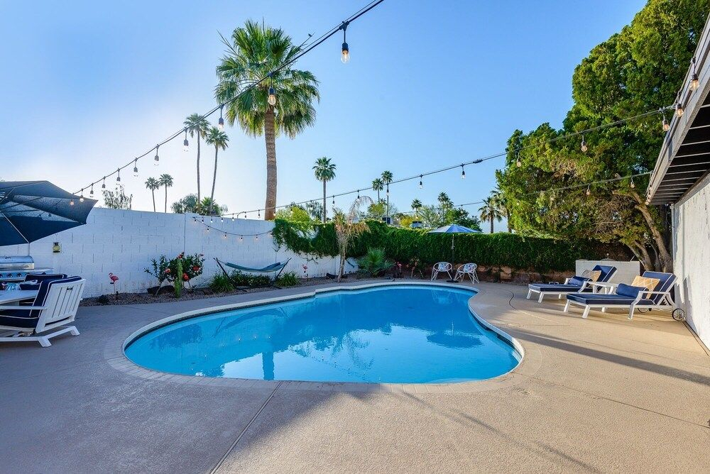 Casa Sunset 4 Bedroom Home by RedAwning