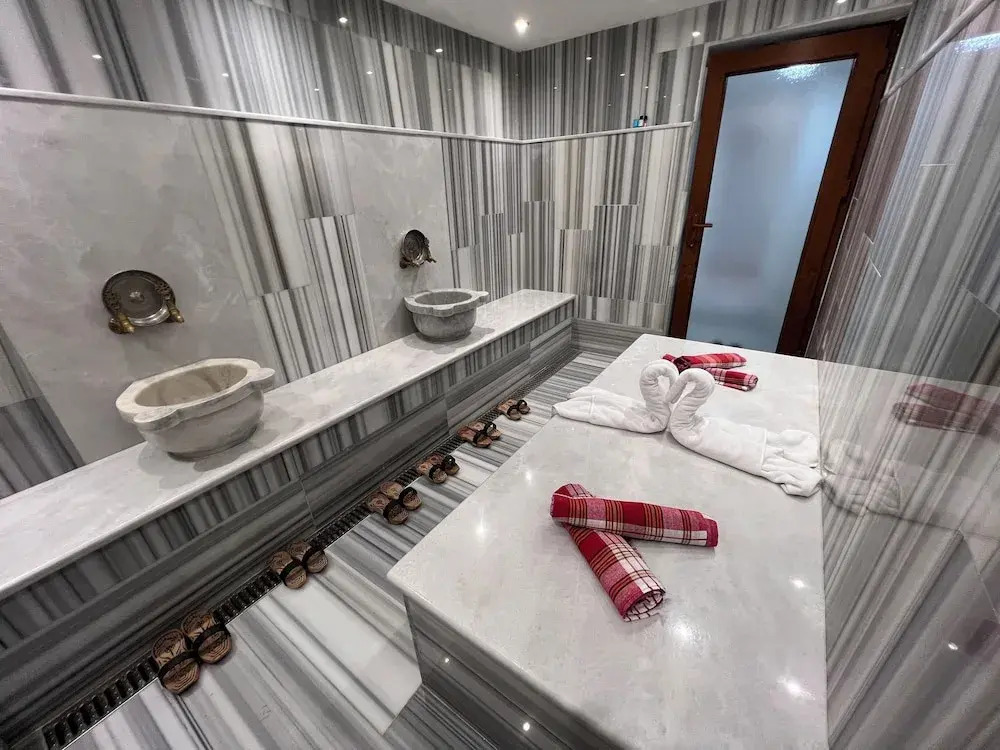 Demiröz Konak Otel