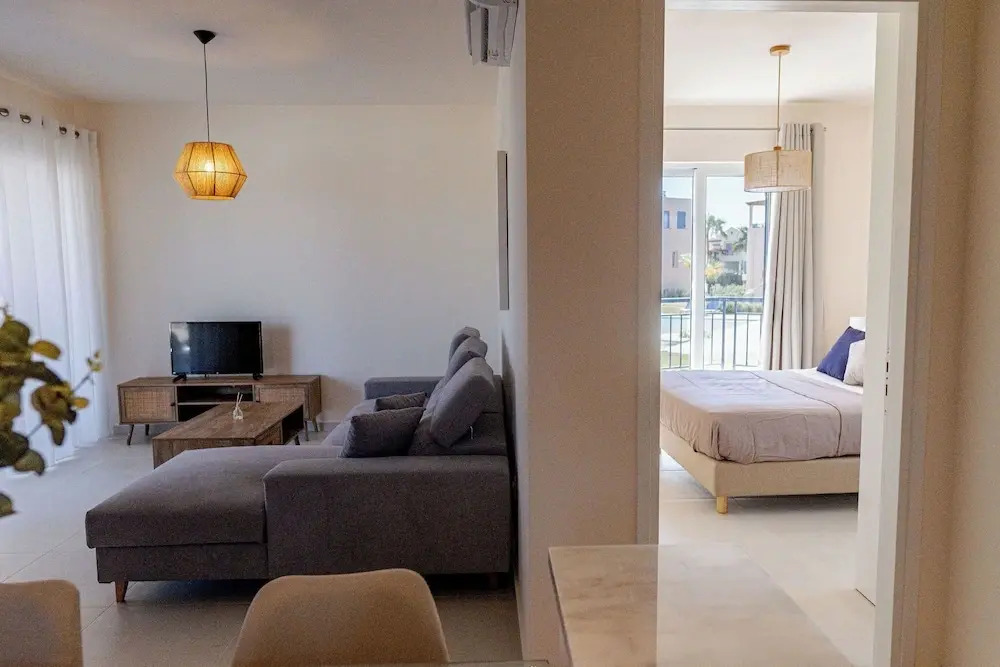 Phaedrus Living: Seaside Thalassa Cretan D101