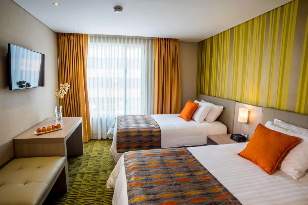 Hotel Plaza Suites