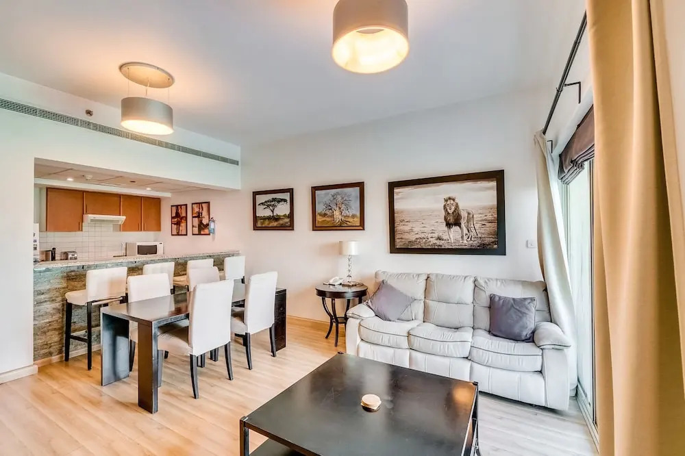 1 Bedroom Apartment Greens