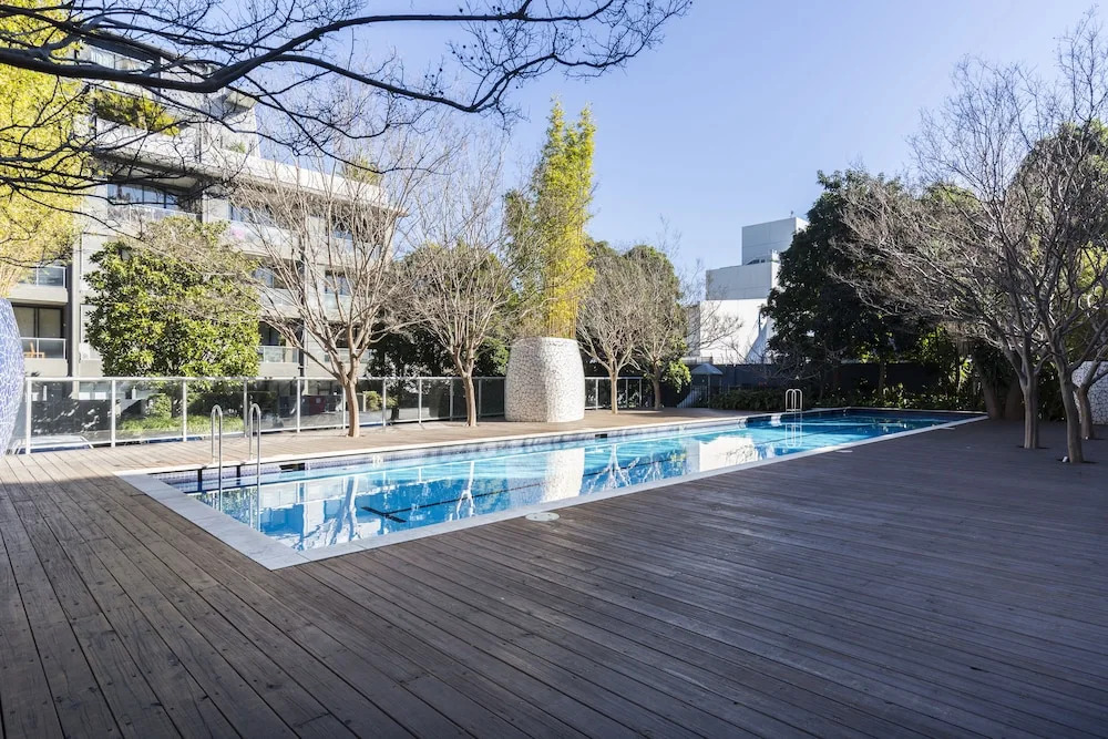 Spacious 1 Bedroom Apt Close To Green Square & Pool