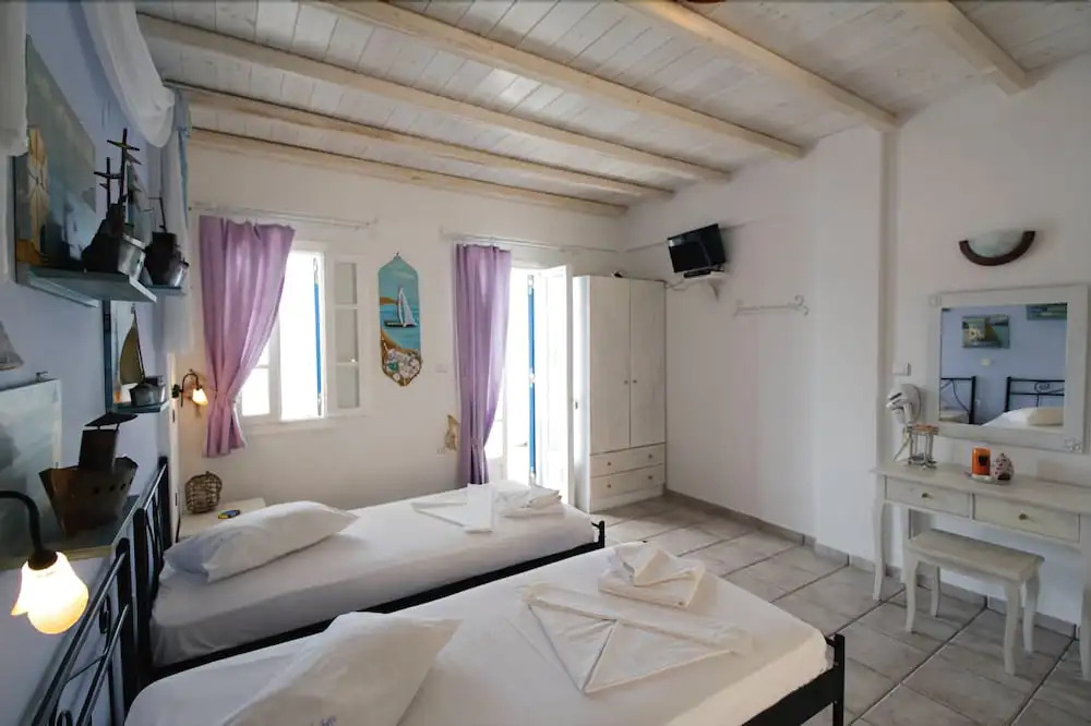 Studios Niovi Serifos
