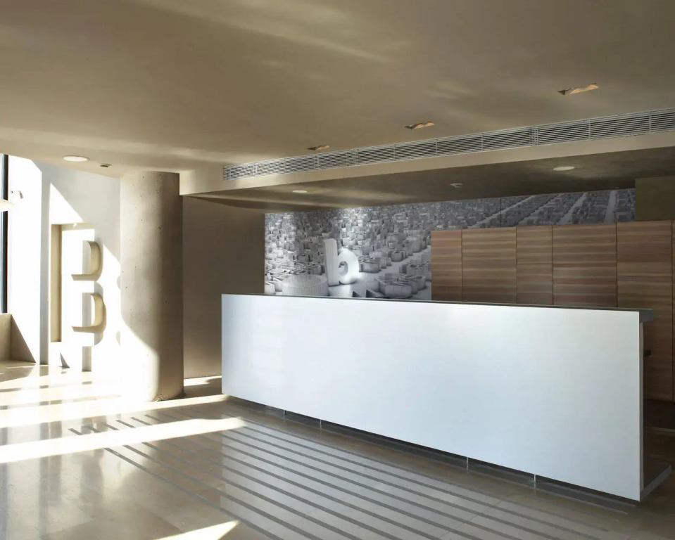 B Hotel