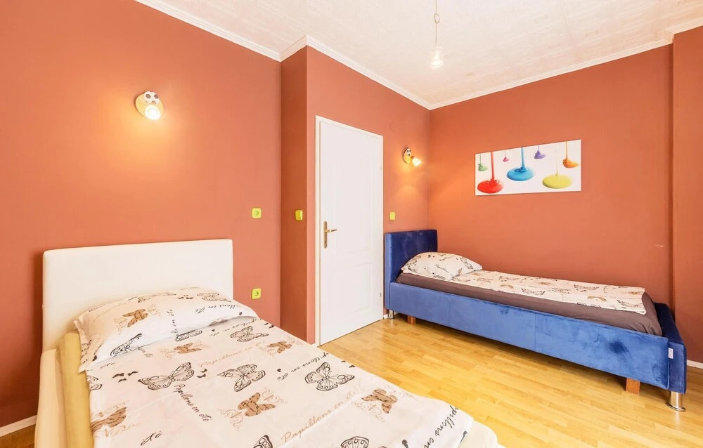 Amazing Apartment in Liznjan With 2 Bedrooms, Wifi and Outdoor Swimming Pool
