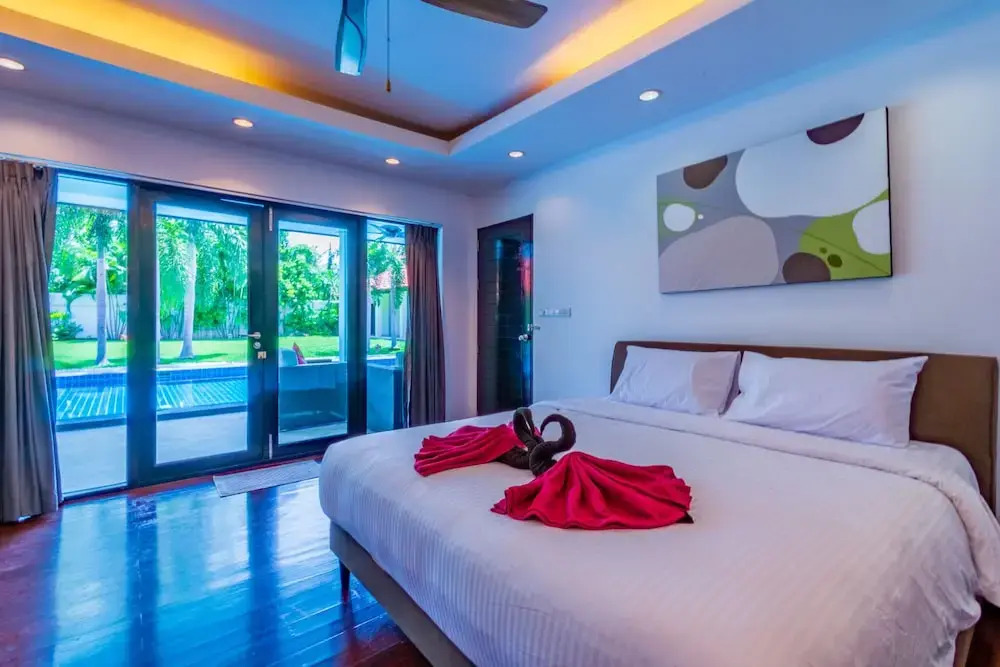 5 BR Pool Villa In Great Location - CV5