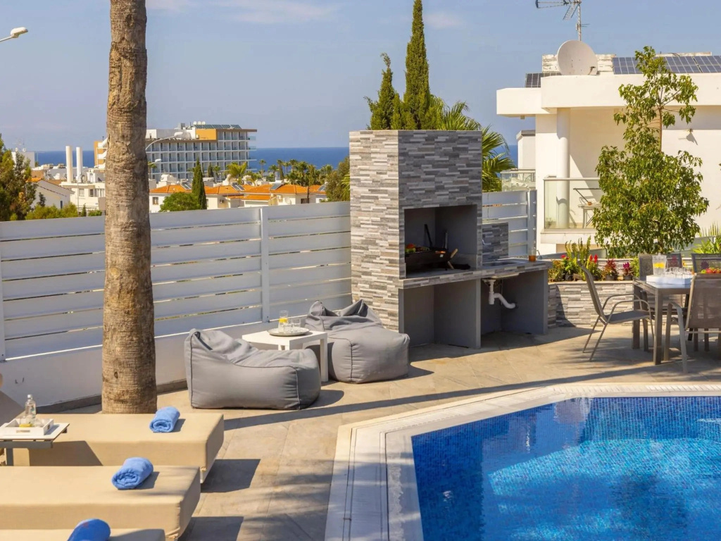 Villa Socrates