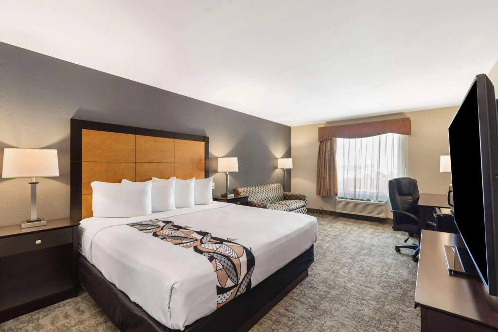 Best Western Inn & Suites - Midway Airport