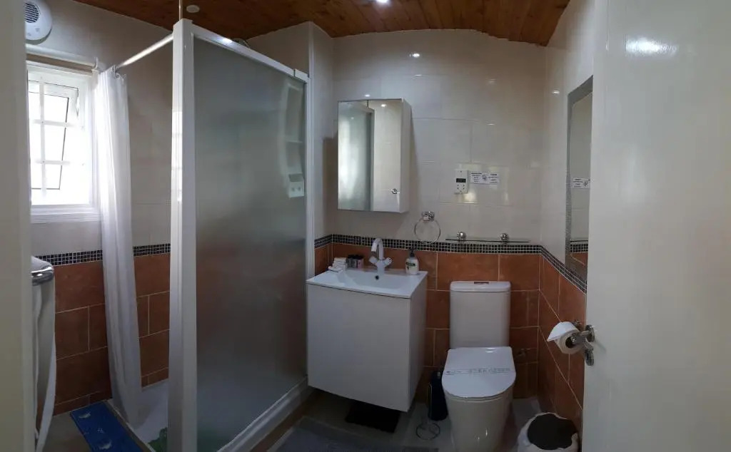 2 bedroom ground floor apt, 5 minutes walk from the beach