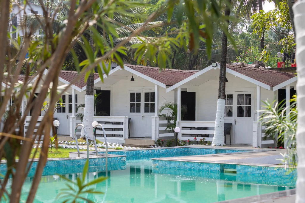 Stone Wood Village Resort - Morjim Beach