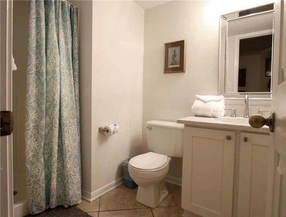 Ocean 2503 - 2 Br condo by RedAwning