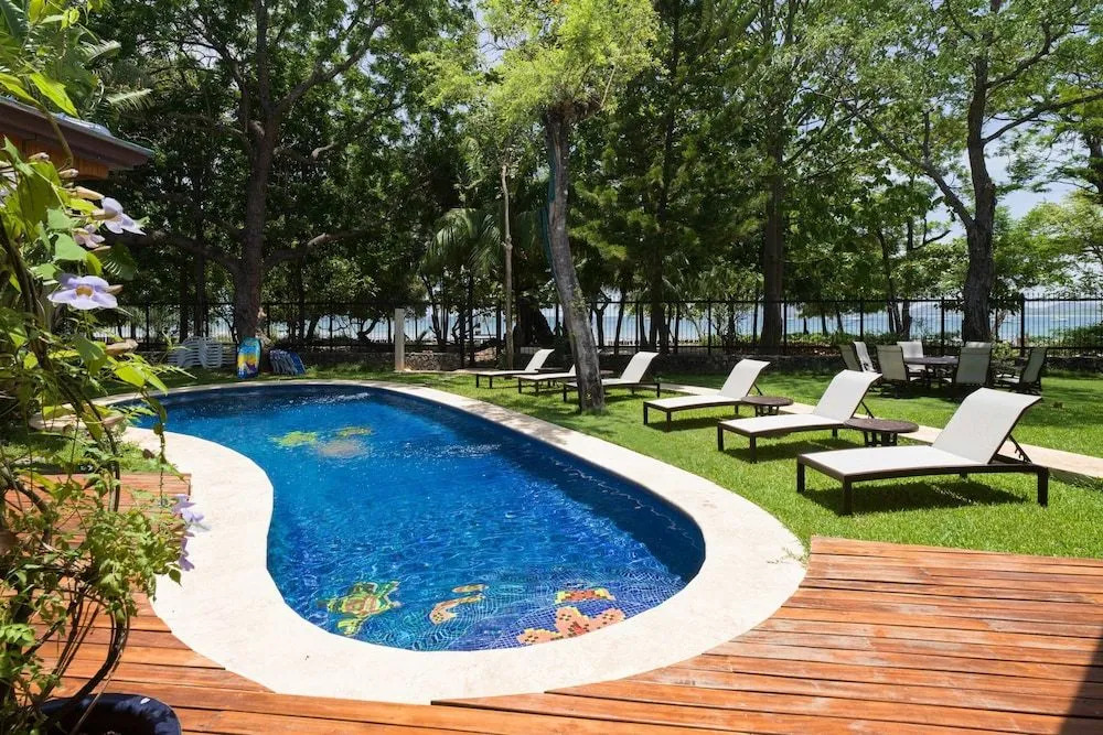 Blue Jewel Oceanfront Private Villa
