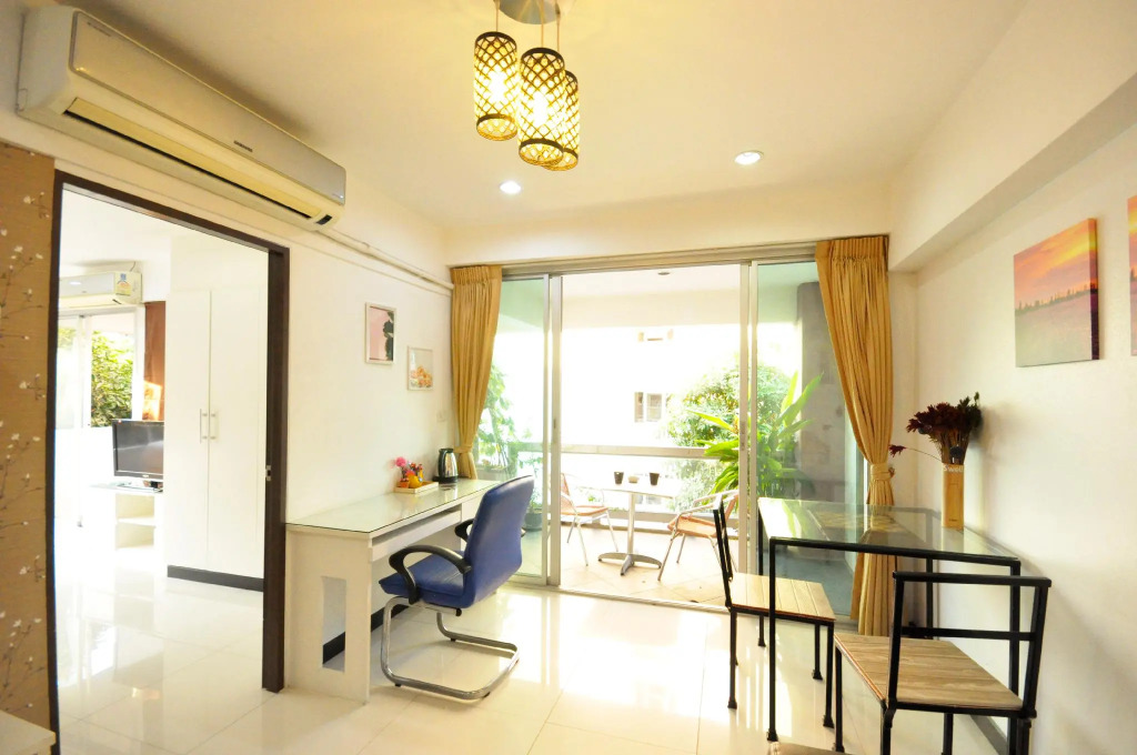 Baan Sabai Rama IV Apartment