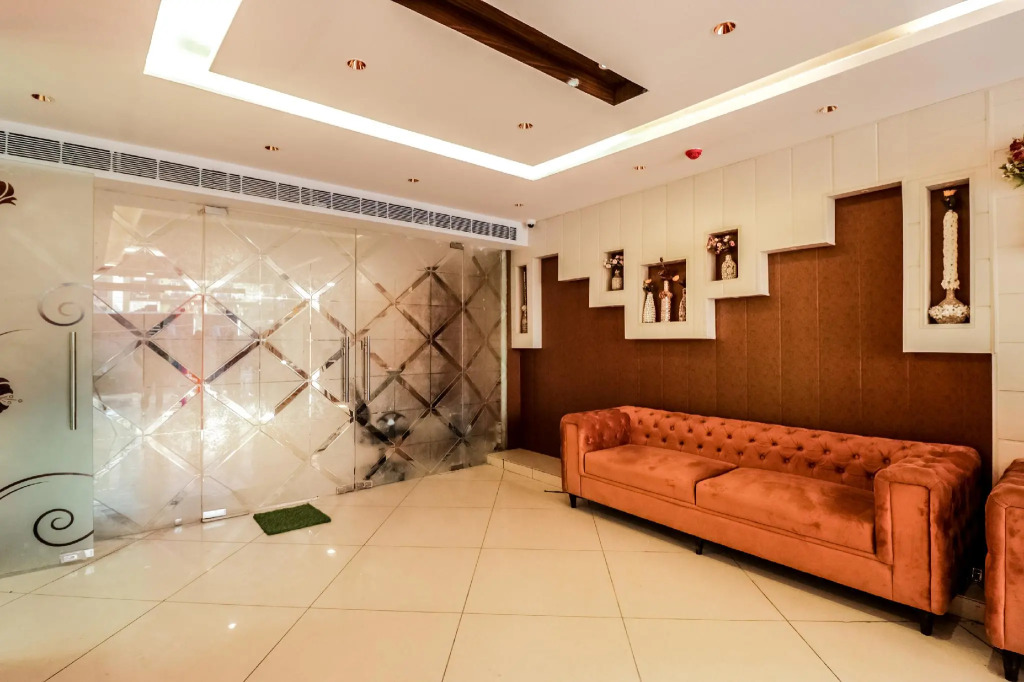 OYO 65601 JPS Galaxy Hotel