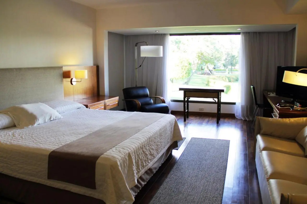 Yacht & Golf Club Paraguayo, a Tribute Portfolio Resort
