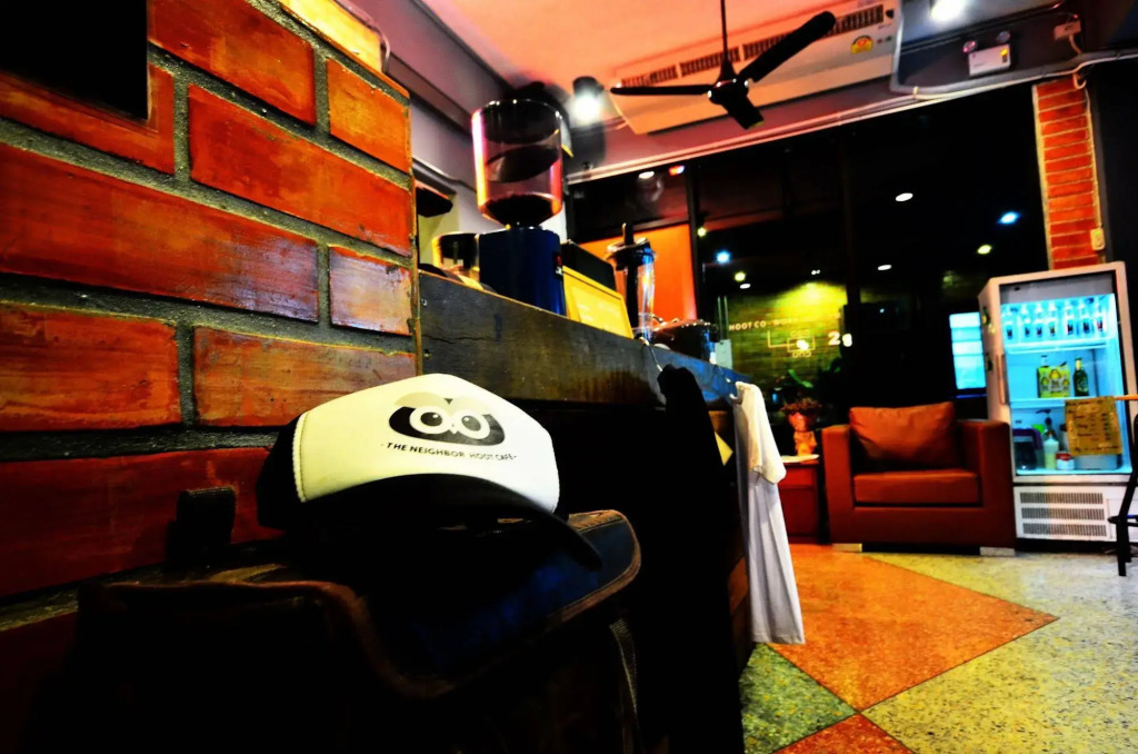 The neighbor hoot hostel & cafe