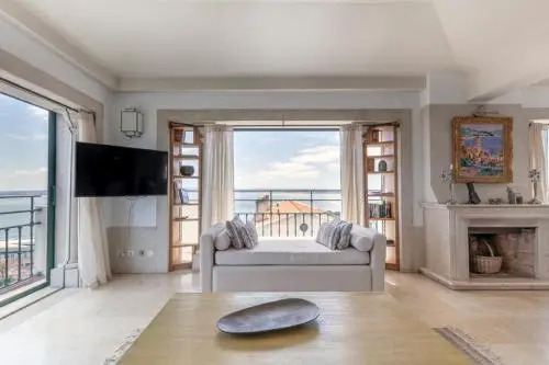Penthouse Terrace 360º Lisbon View 1 by Lisbonne Collection