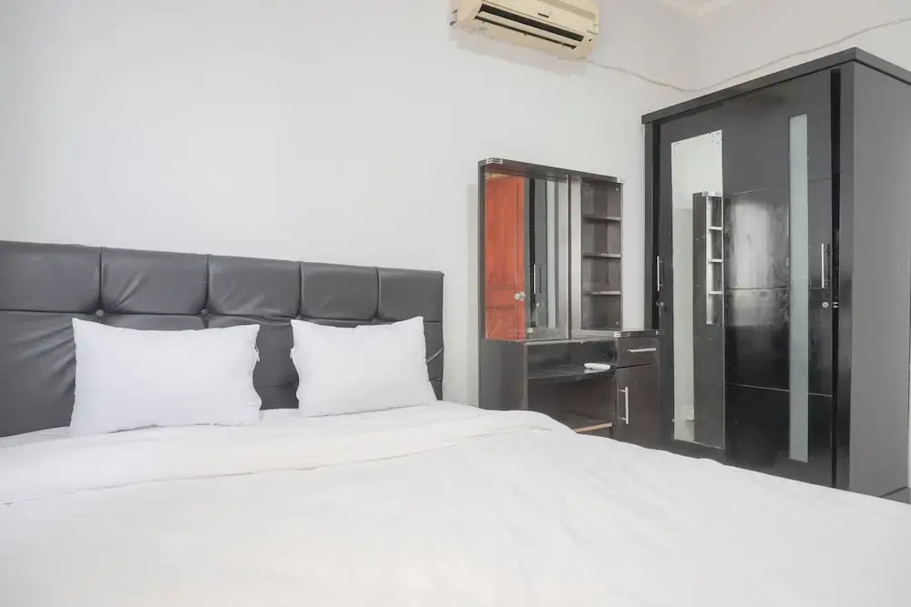 Comfy 2Br At Gajah Mada Mediterania Apartment