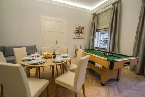 Ruterra Apt with Sauna and Billiards