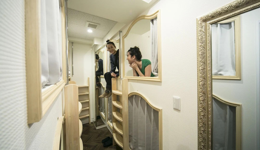 Alice in the Mirror Hostel
