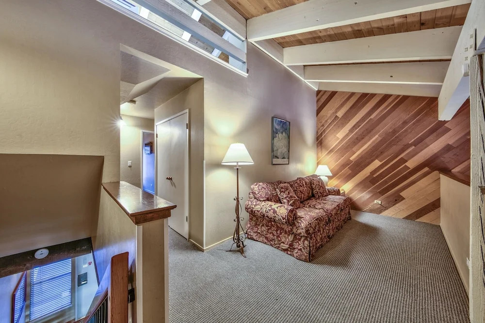 621 Lakeview