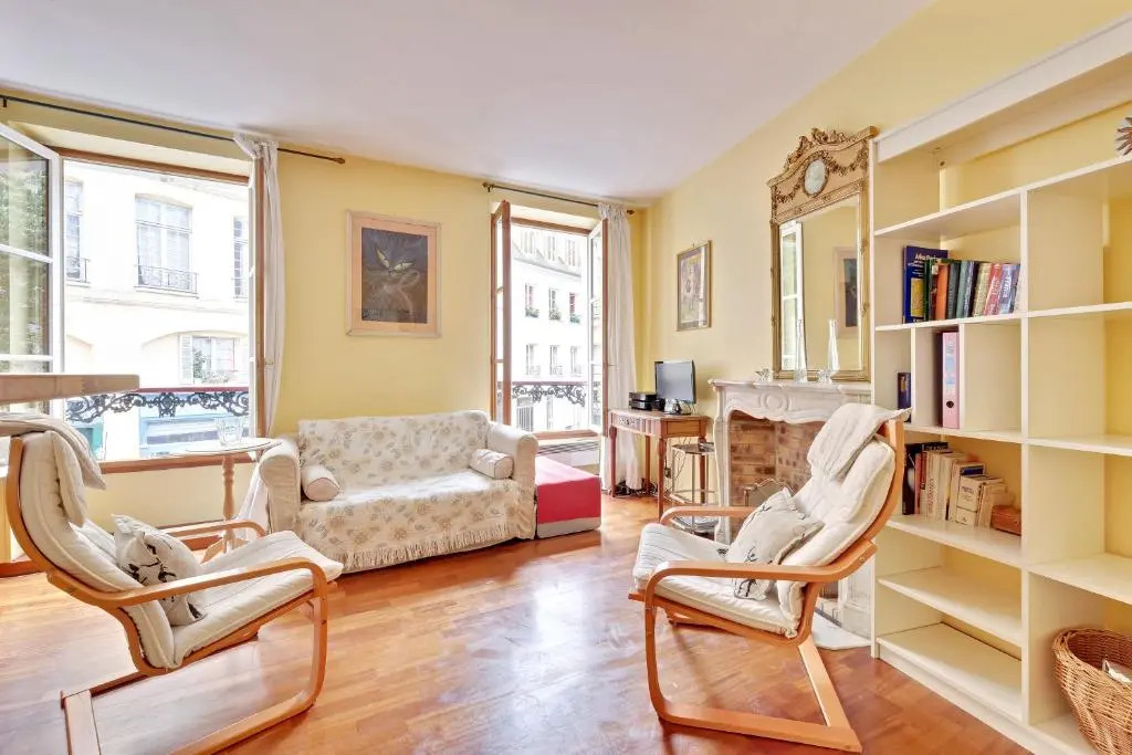 Panthéon cosy studio apartment