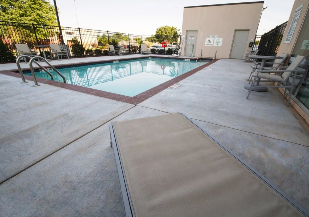 Holiday Inn Express & Suites Moore by IHG