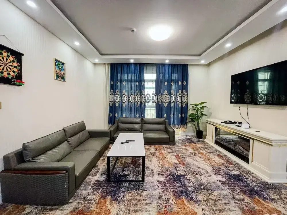 Eagle Town Service Apartment