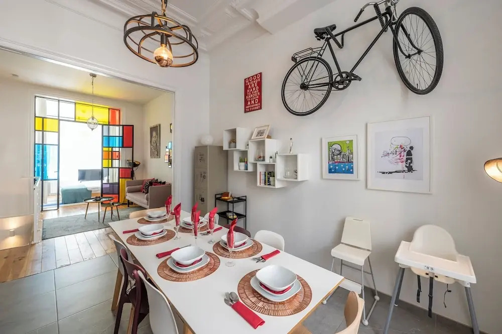 Stylish 3 Bd 3 Bath Duplex In Brussels