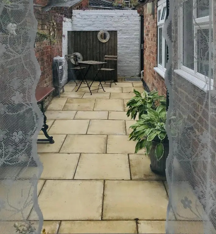 53 Wellington Street