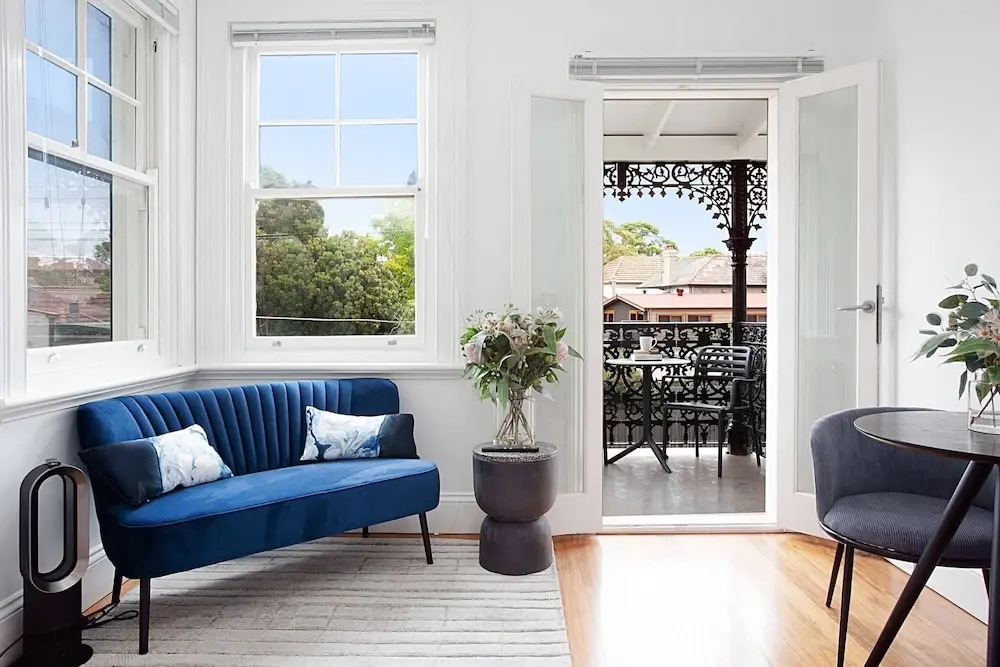 Beautiful Studio in Heritage Building With Balcony