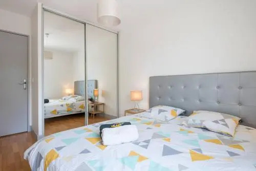 19Sisley