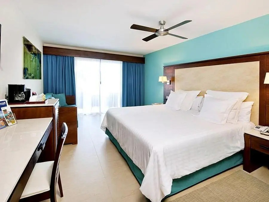 Club Premium Deluxe At Barcelo